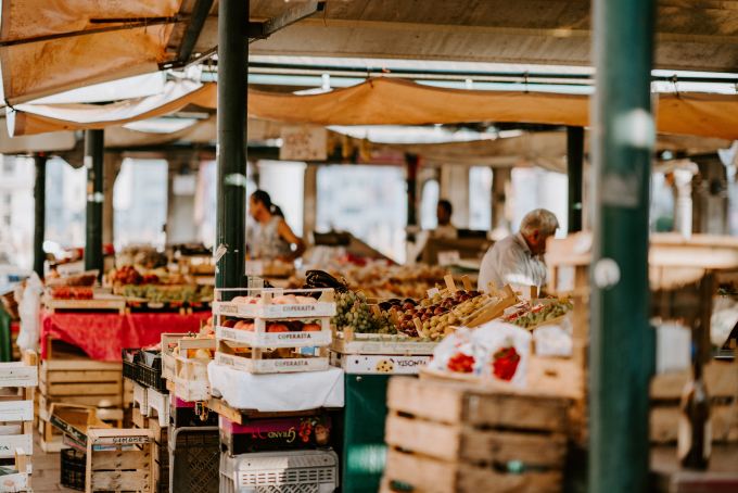 Les halles et marché de Bagnères-de-Bigorre